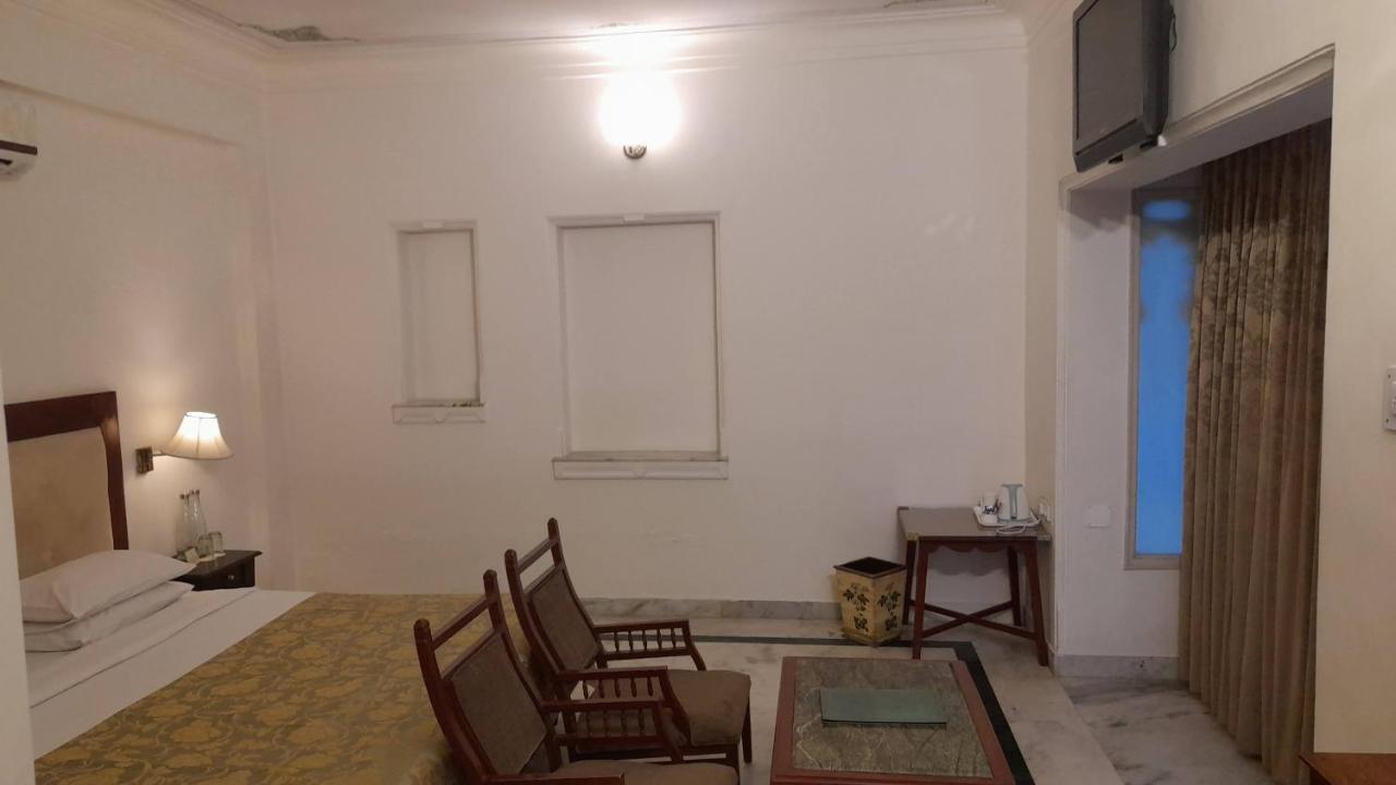 Rampratap Palace By Fateh Collection Udaipur Esterno foto
